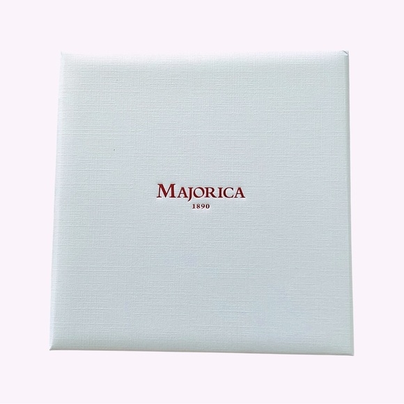 majorica Jewelry - Majorica Pearl Empty Jewelry Box Gift Box Card Magnetic Closure 7X7X2 White Red